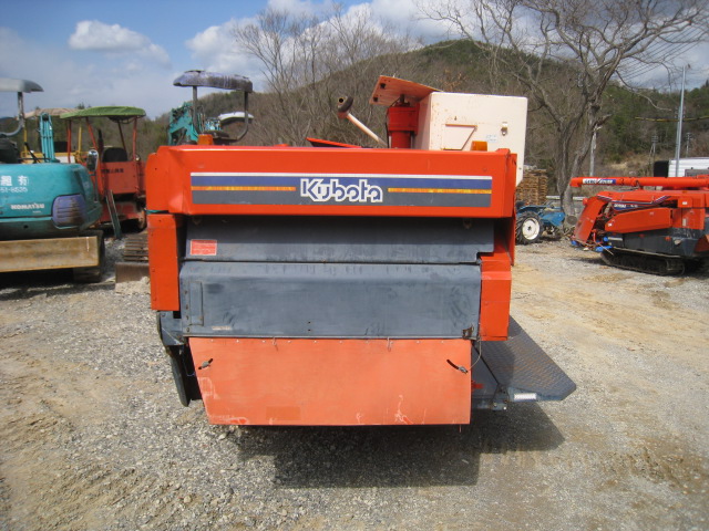 Máy gặt đập liên hợp Kubota R1-35